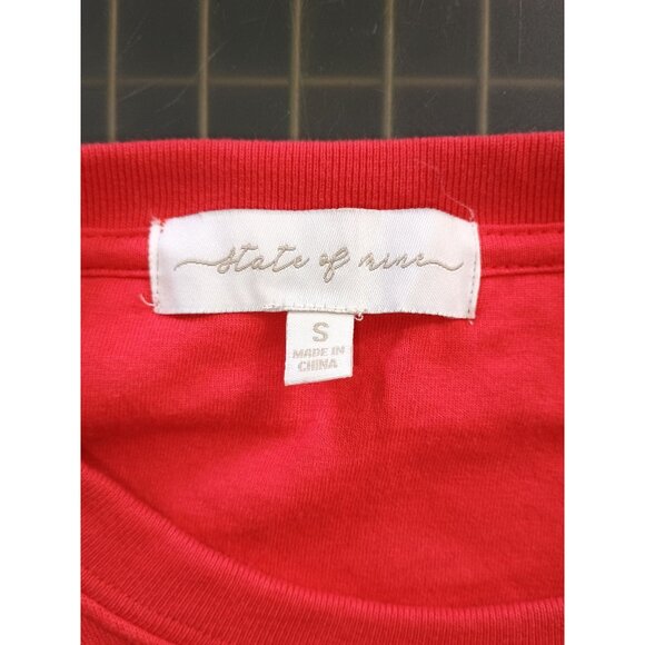 North Pole University Red Sweatshirt Size Small By State Of Mine - Picture 6 of 7